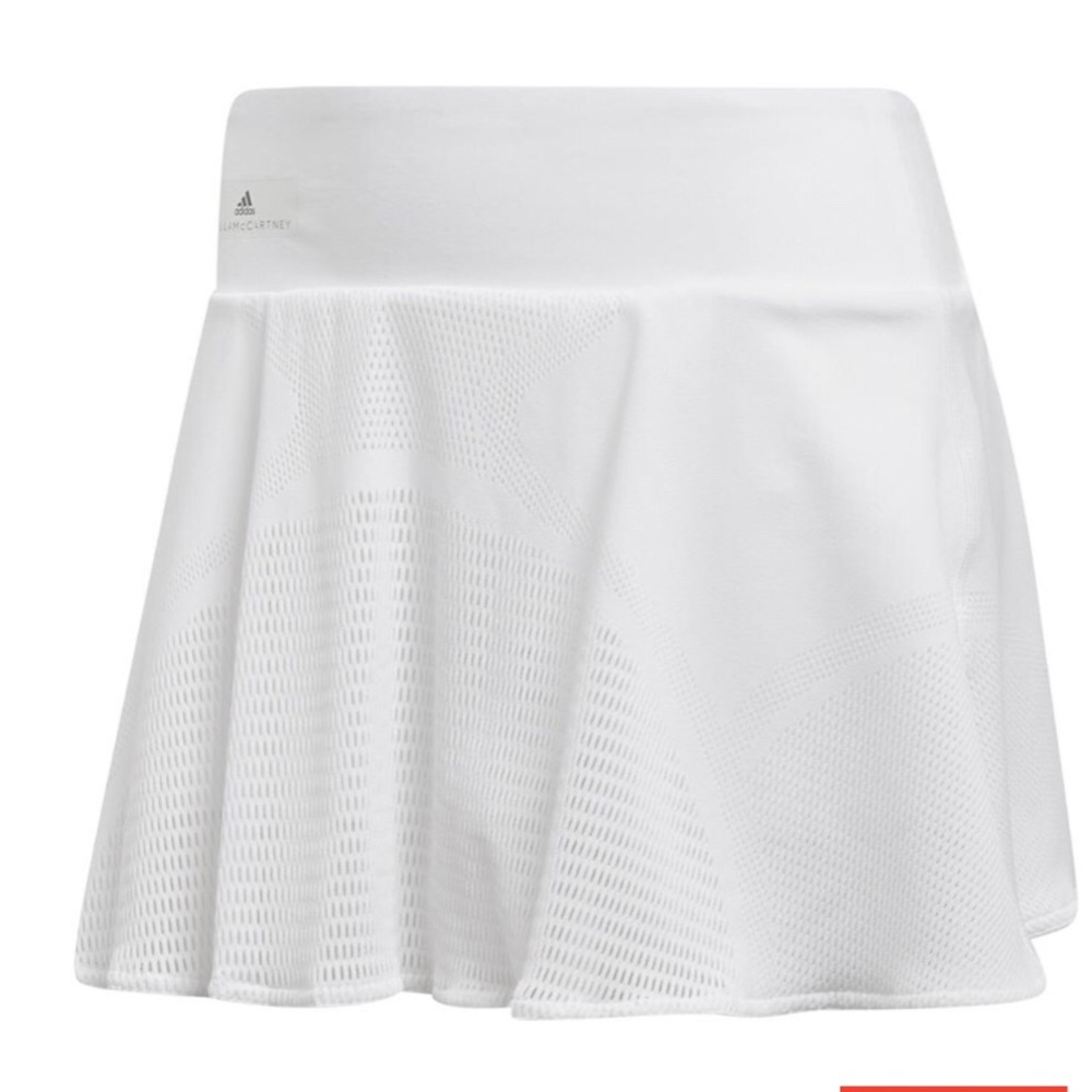 Stella Addis’s white tennis skort